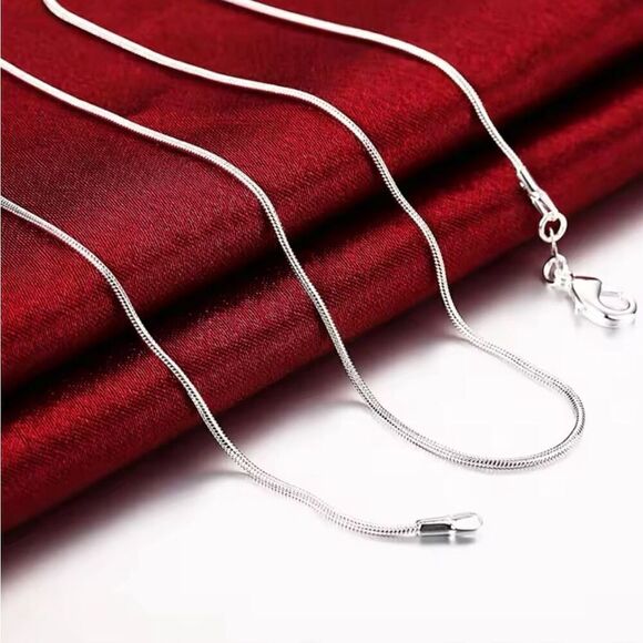 Moon and Sun Celtic Sterling Silver Pendant Necklace New - Picture 4 of 4